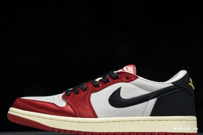 Room Home Trophy Low Jordan 1 OG Retro 1029